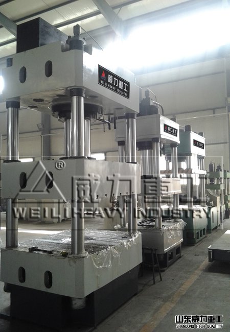 315噸浴鹽壓塊成型油壓機(jī)車(chē)間現(xiàn)貨