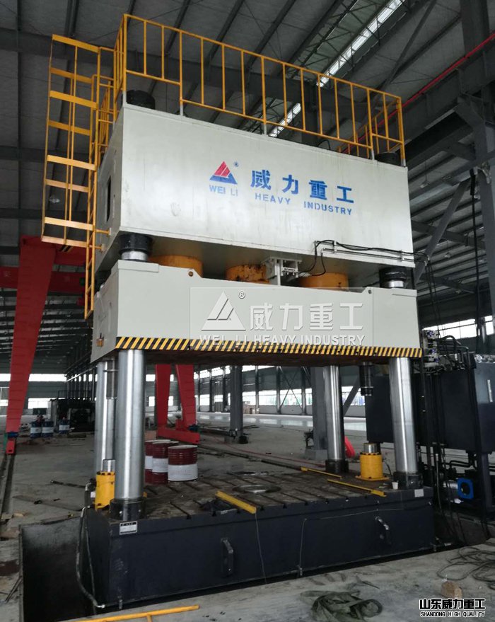 2000噸四柱油壓機(jī)加工復(fù)合材料